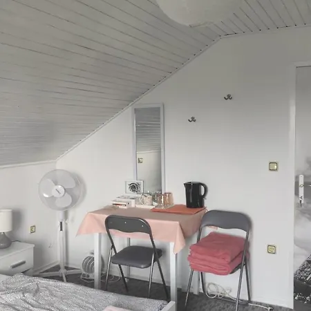 Δωμάτια σε οικογενειακή κατοικία Celinka *