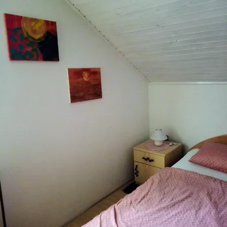 Δωμάτια σε οικογενειακή κατοικία Celinka Ράκα